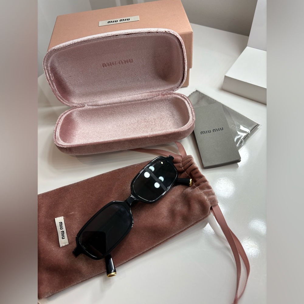 AUTHENTIC Miu Miu Sunglasses Rectangle frame - Picture 7 of 9